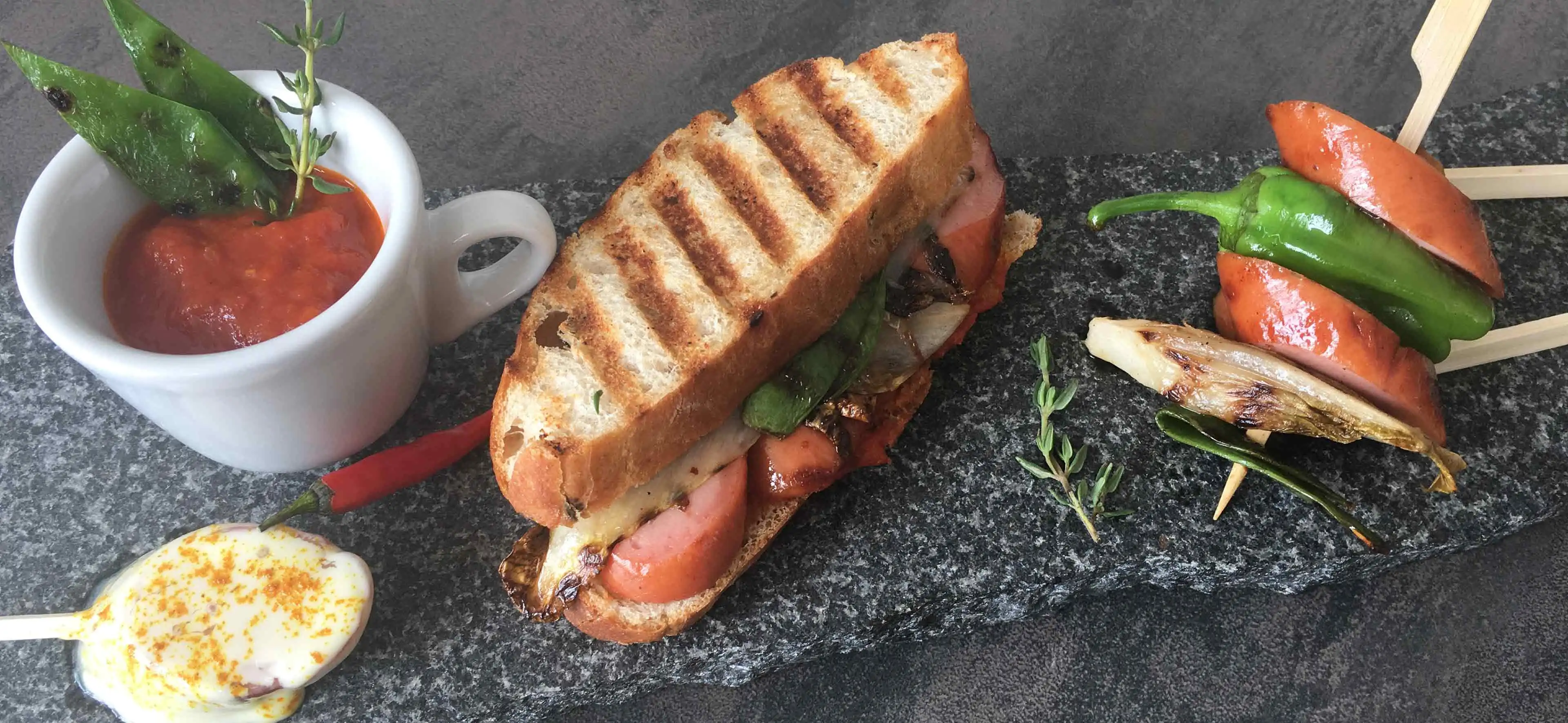 Marquardt Küchen: Triologie Der Currywurst