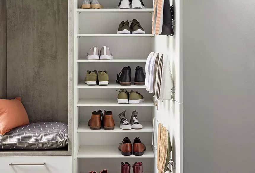 Schuhschrank im Hauswirtschaftsraum