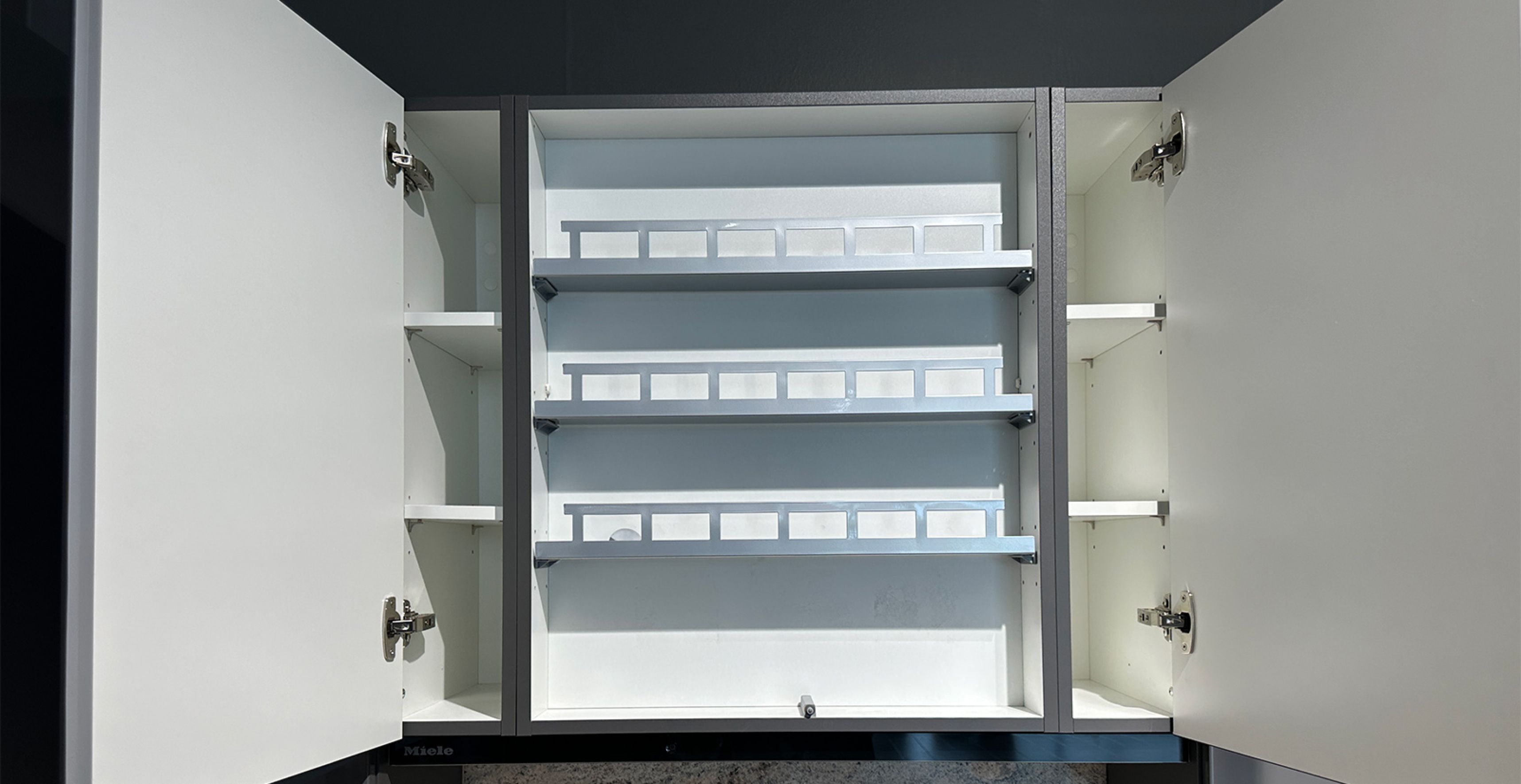 STNB12_Gewürzschrank.jpg
