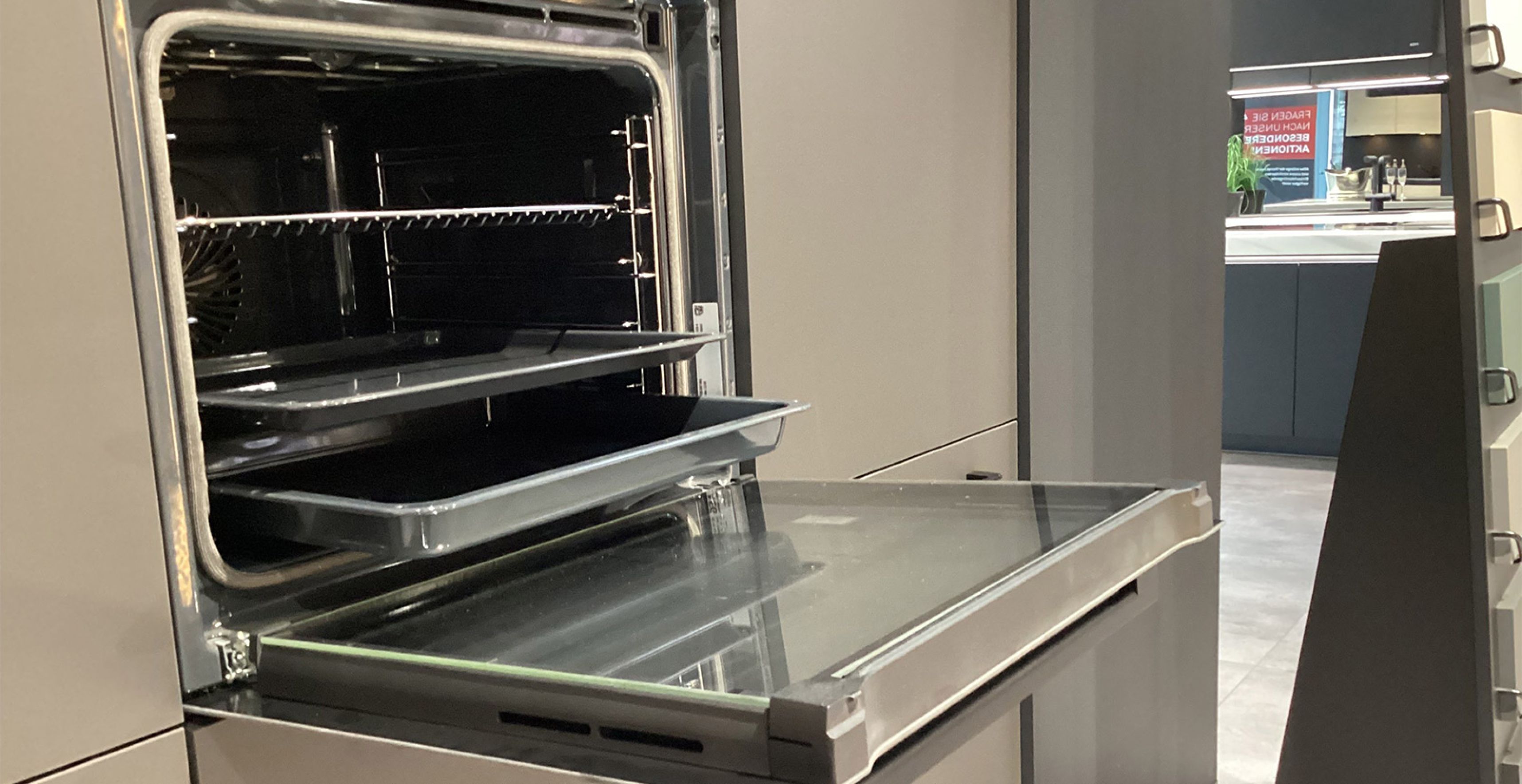 KN16-Backofen-AEG-geöffnet.jpg