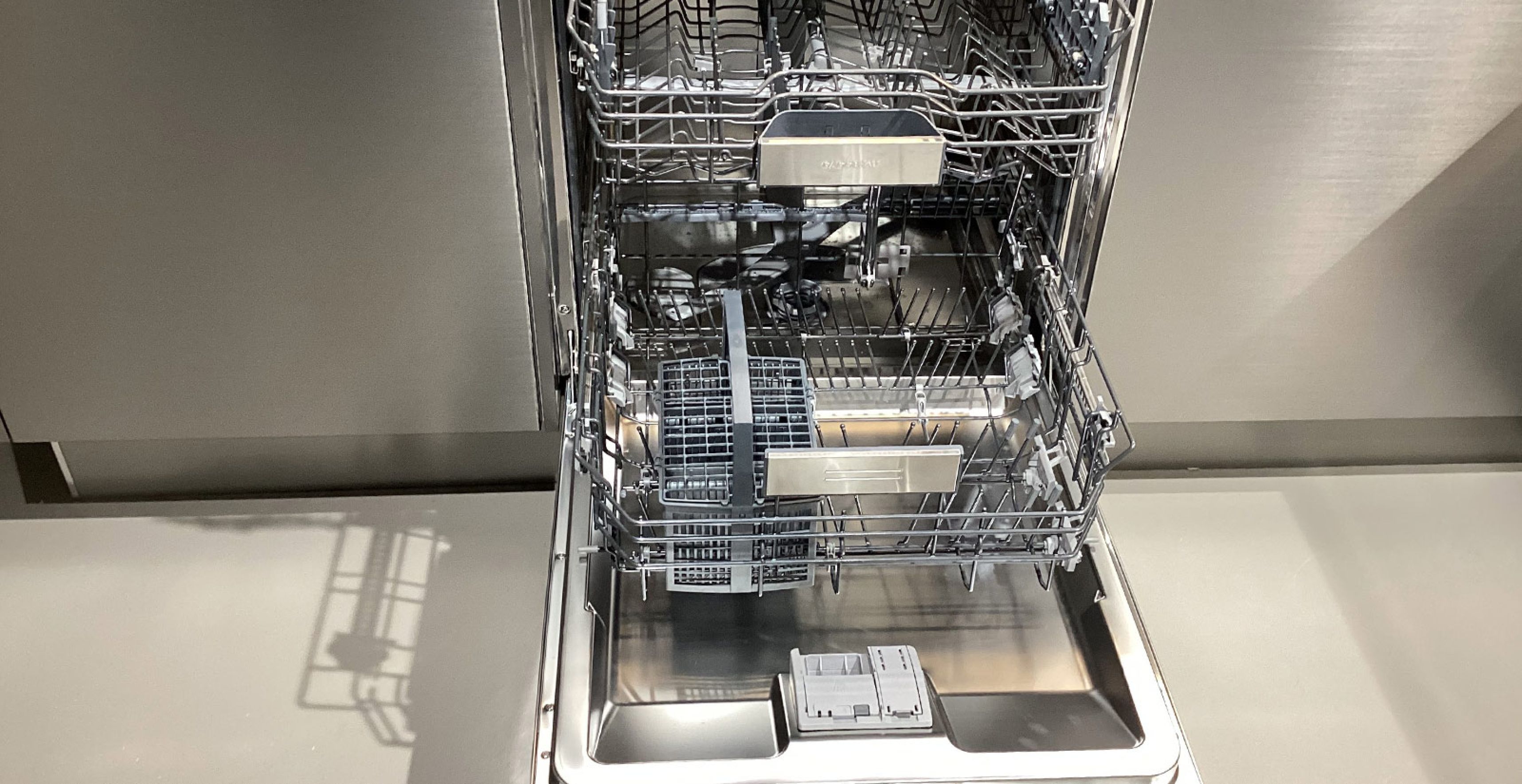 KNB11-Geschirrspüler-Gaggenau-geöffnet.jpg