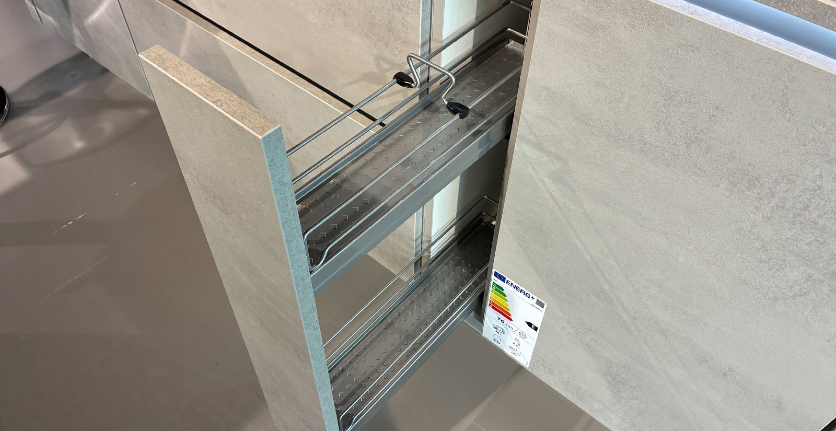 NÜNB10-Apothekerschrank-offen.jpg