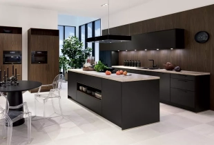 Moderne Küche in Havannaschwarz