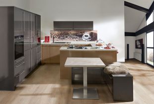 Marquardt Küchen: Klaßische U Küche Glanzquarzgold Mit Taj Mahal