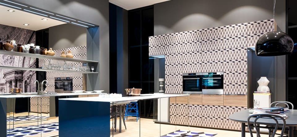 Moderne Inselküche Artwood Asteiche Natur und Stone Basalt mit Black