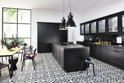 Inselküche im Landhausstil Mattlack Schwarz - Marquardt Küchen Inselküche im Landhausstil Mattlack Schwarz - Marquardt Küchen