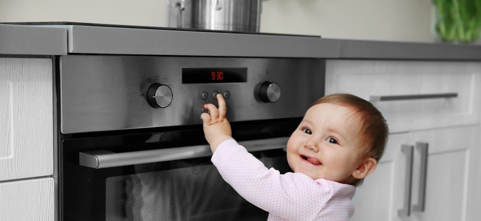 Kindersicherheit in der Küche: wichtige Tipps - Marquardt ...