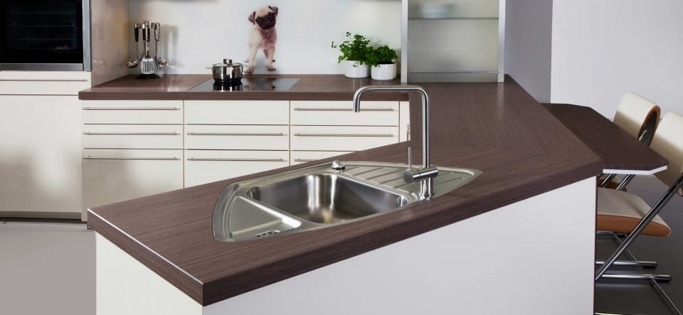 Arbeitsplatten aus Quarz, Edelstahl und Glas – Marquardt Küchen