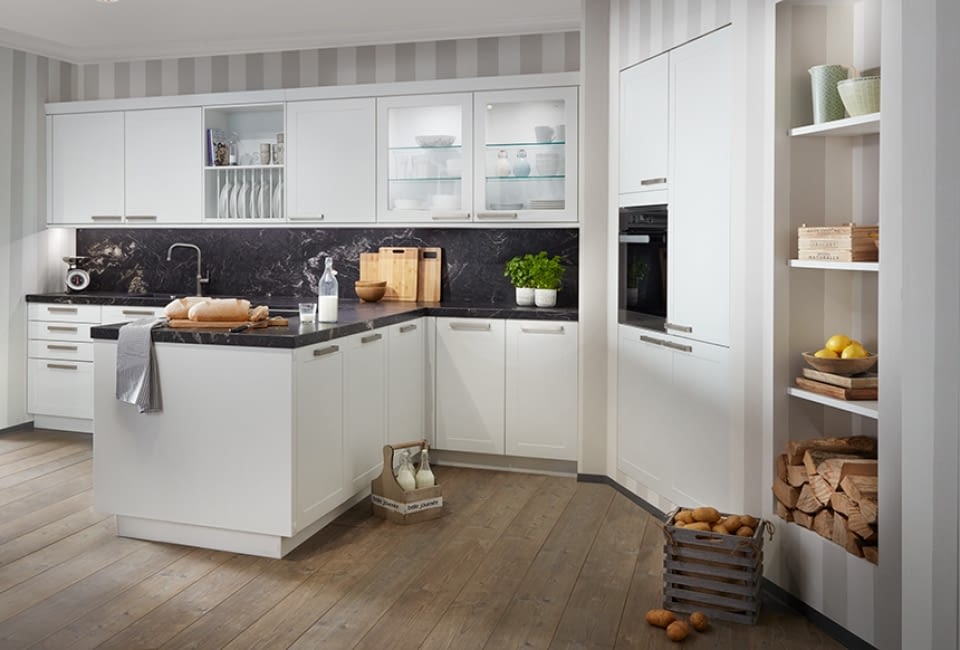 Landhausküchen Individuell, Charmant mit Granit